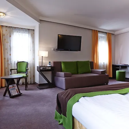 Der Salzburger Hof 호텔 4*