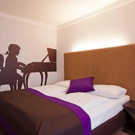 호텔 Der Salzburger Hof 4*