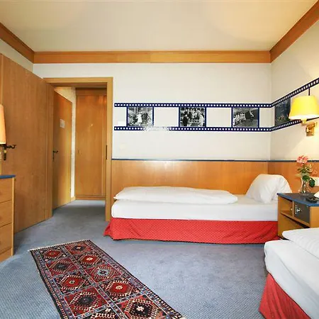 Der Salzburger Hof Hotell 4*
